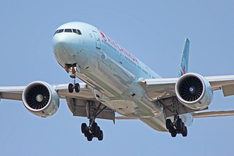c-fnnq: air canada boeing 777-300er (largest in fleet)