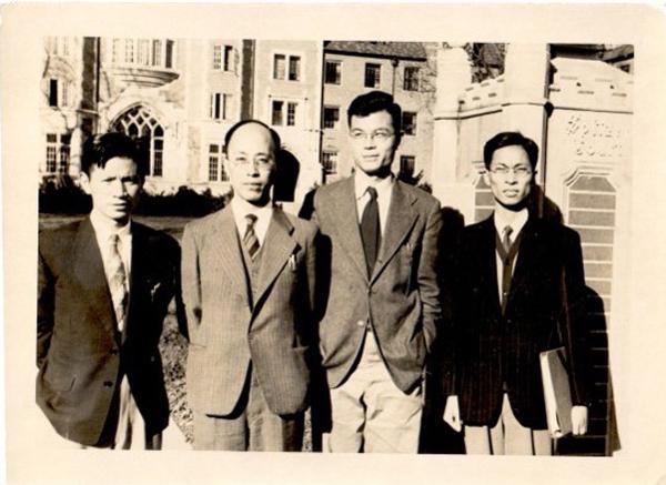 1949年洪朝生与范绪筠陈志忠王补宣在普渡大学