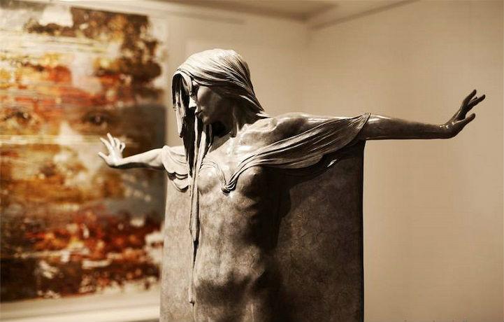 惊为天人的人体铜像雕塑:视觉捕捉到的诗意之美