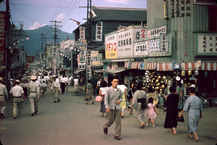 旧影拾记1950年代日本的乡村城镇以及人民的真实生活