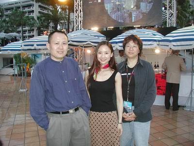 《哭泣的女人》导演刘冰鉴(左),女主角廖琴(中)和制片人邓烨(右)出席