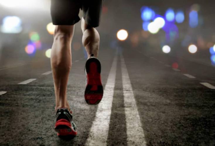46岁青岛男子每天坚持夜跑5公里一年后他得到了什么