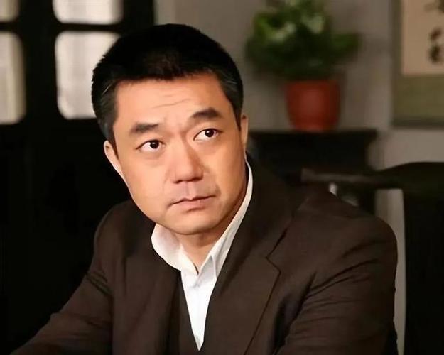 作为演员,董勇也凭借获得第31届中国电视剧飞天奖优秀男演员奖提名.