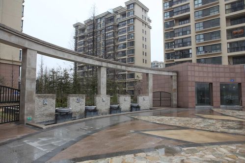 main entrance of zhongxin i apartments