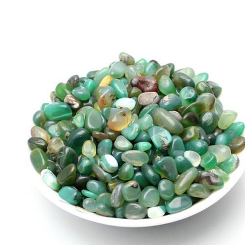 天然绿玛瑙小号碎石散装绿玛瑙绿色碎水晶石消磁铺花盆鱼缸水晶
