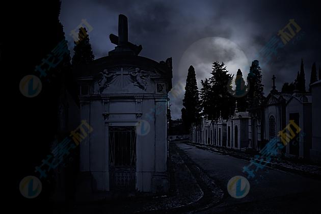 神秘恐怖墓园夜晚景观高清图片下载