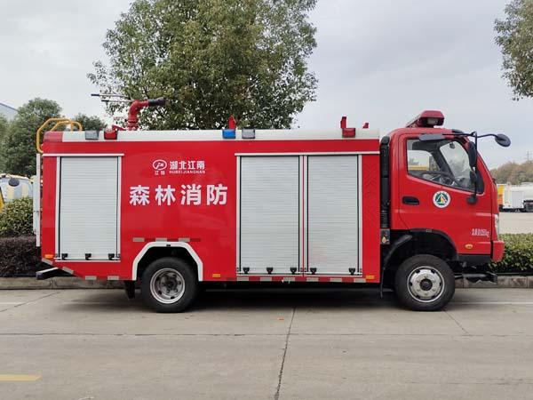 【国六】福田四驱单排2吨水罐消防车