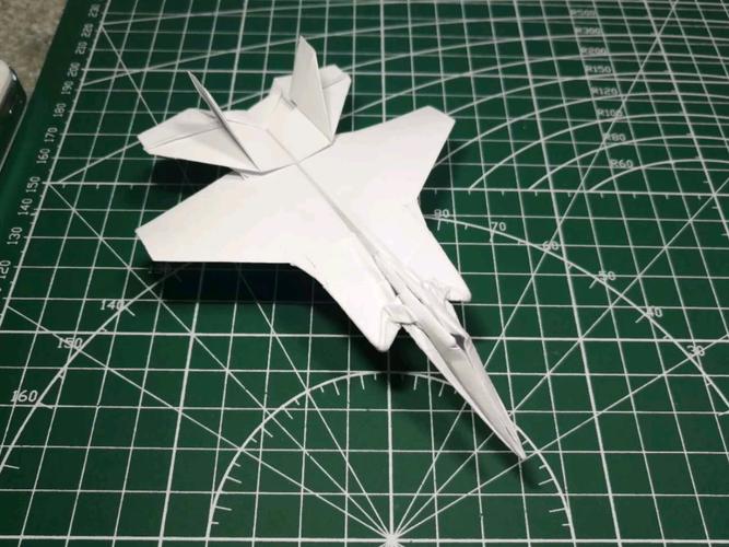 【折纸飞机】美国f35战机长条纸折法1(原创),半张a4纸纯折不剪裁可