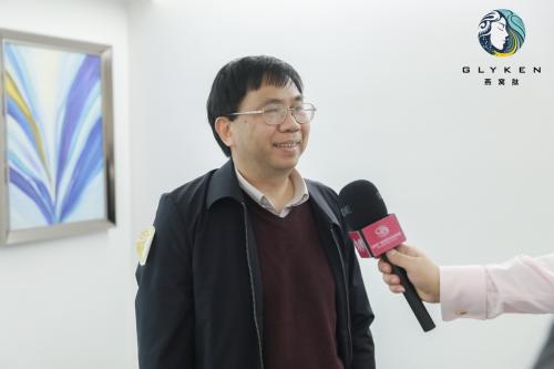 图为华南理工大学燕窝肽科研组组长刘海洋教授