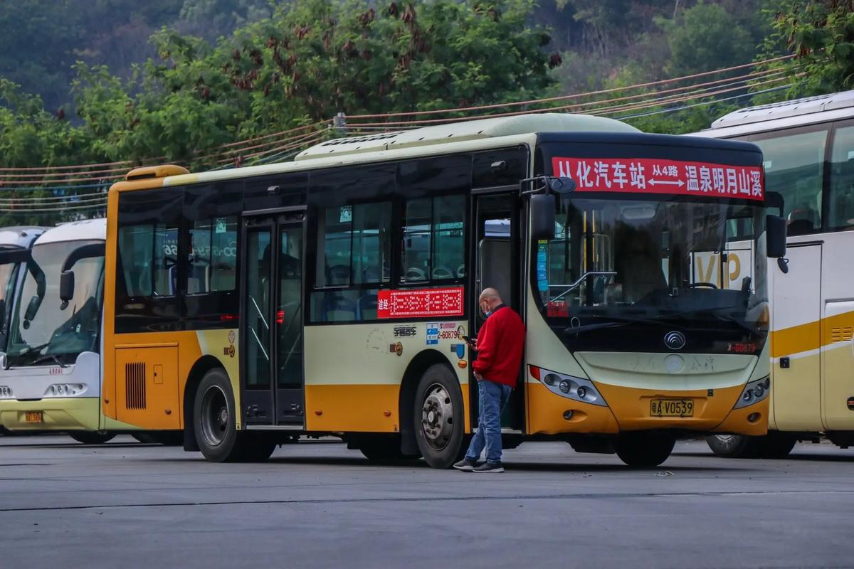 从化仅剩6台的柴油6850hg1.#广州 #宇通客车 #落后 - 抖音