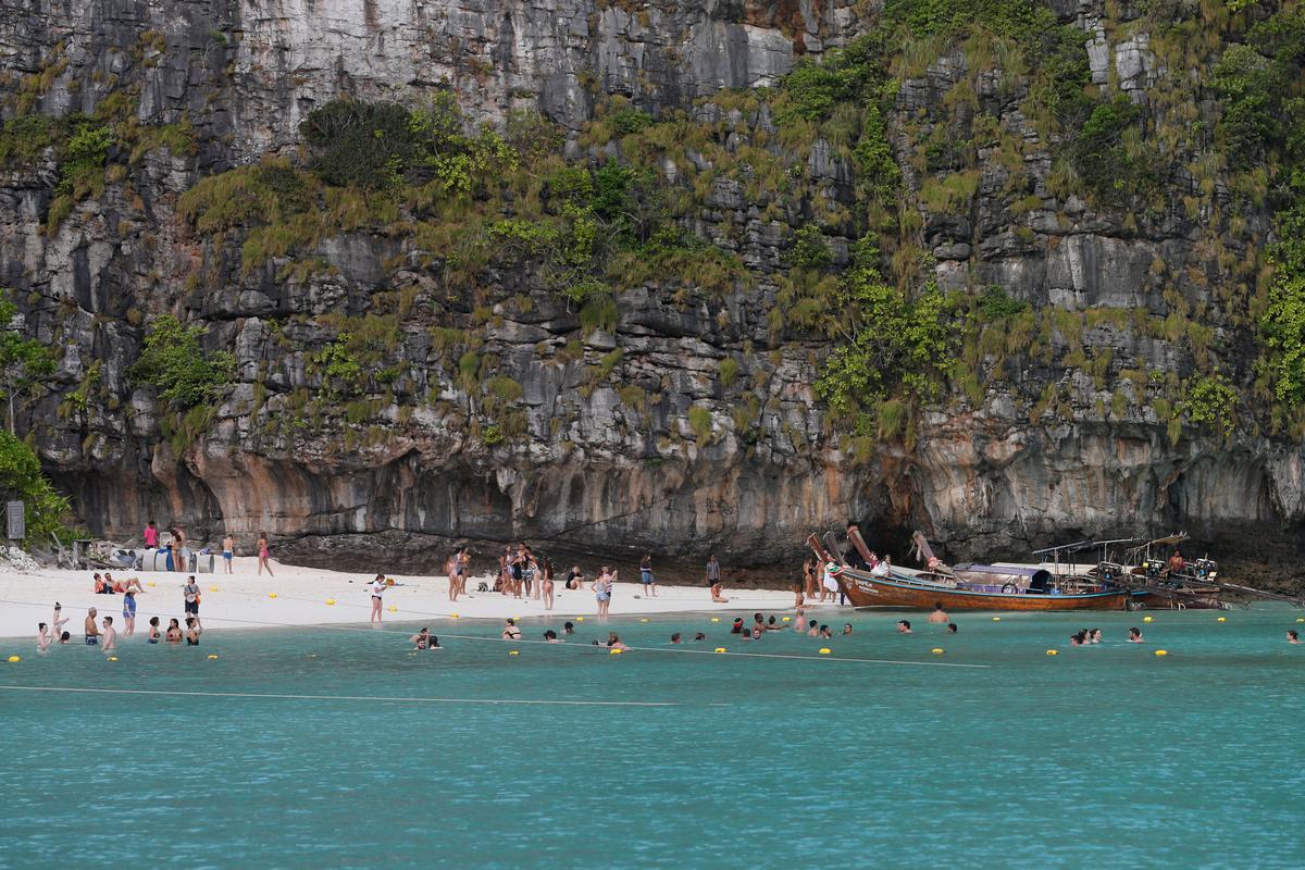 泰国皮皮岛玛雅海滩风光(6)