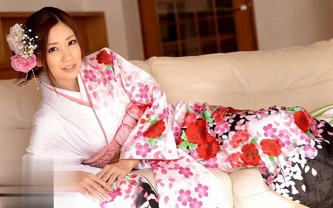 日本国宝级女艺人前田香织(前田かおり)的和服写真作品
