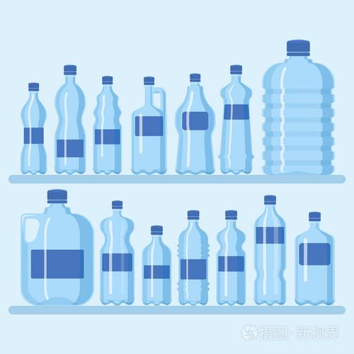 塑料瓶集合向量例证不同尺寸的水和其他液体的卡通容器货架上有蓝色的