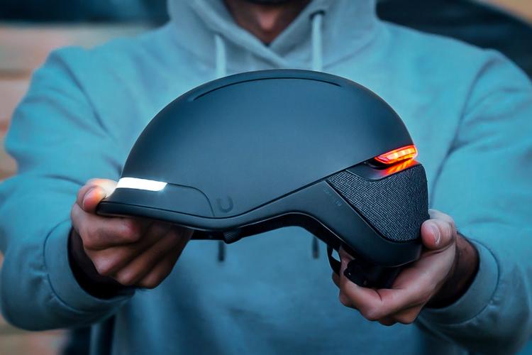 faro光滑带有动态led且能见度第一的智能头盔