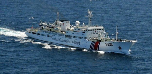 中国海警舰船编队2月15日在我钓鱼岛领海巡航