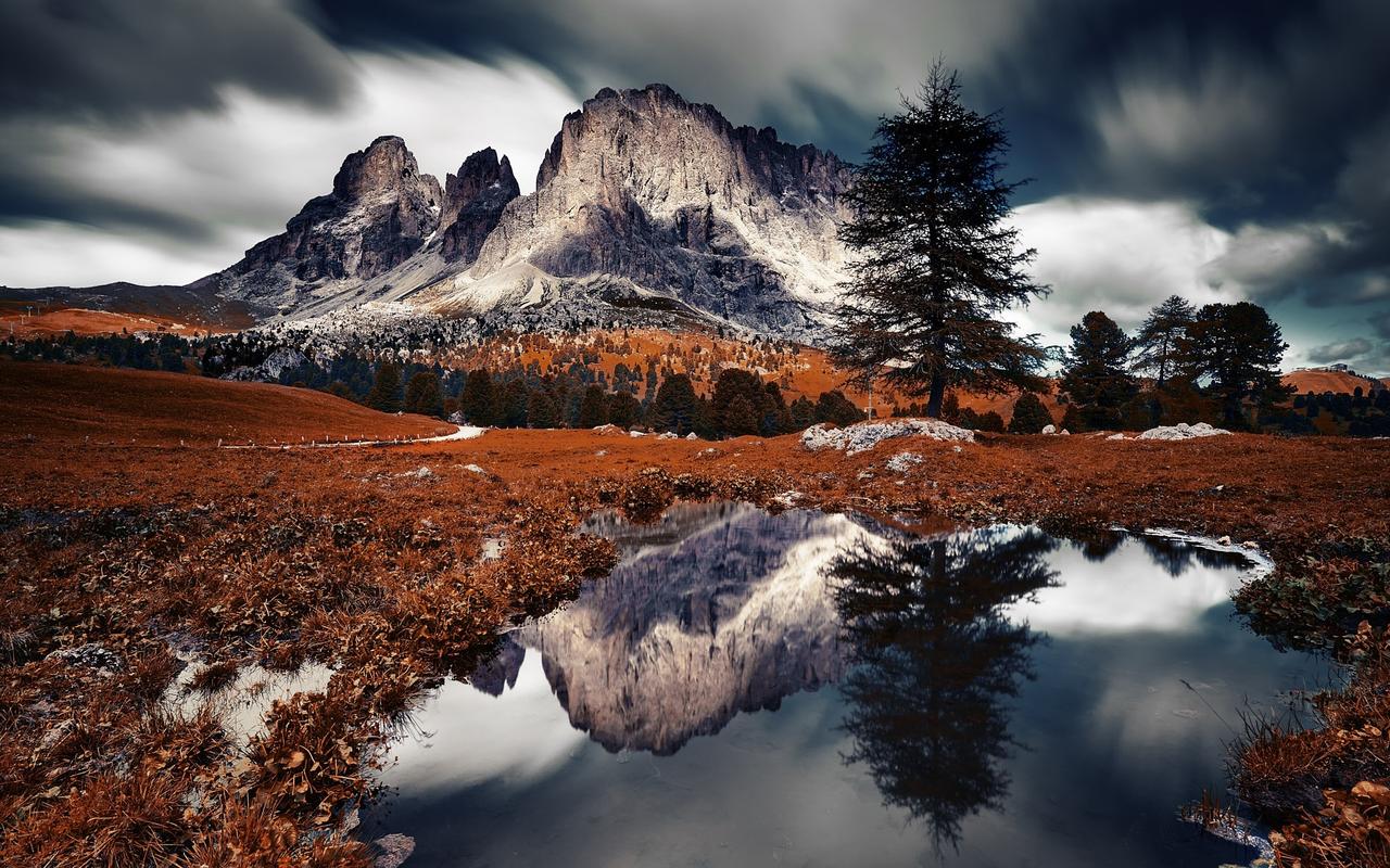 意大利白云石山自然风景图片壁纸