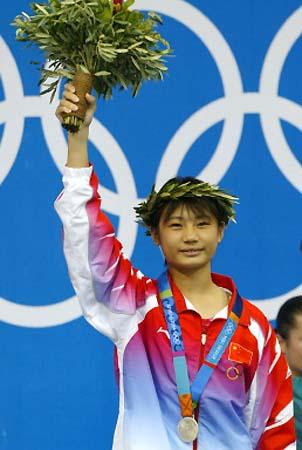 中国选手劳丽诗获得银牌,另一位中国选手李婷屈居第六位
