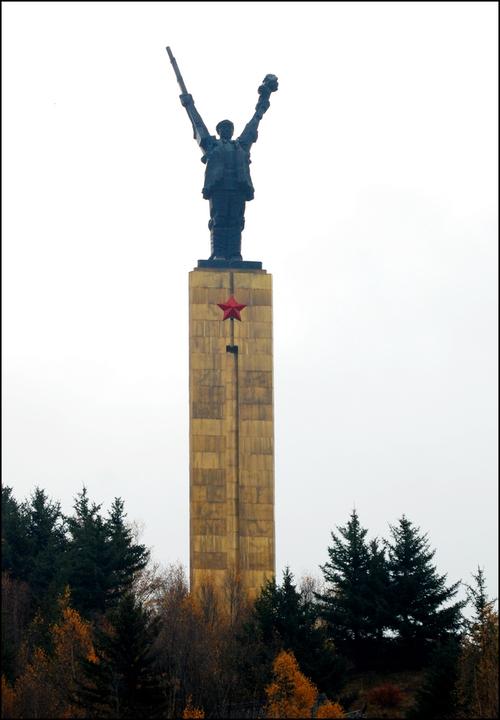 红军长征纪念塔(组照)