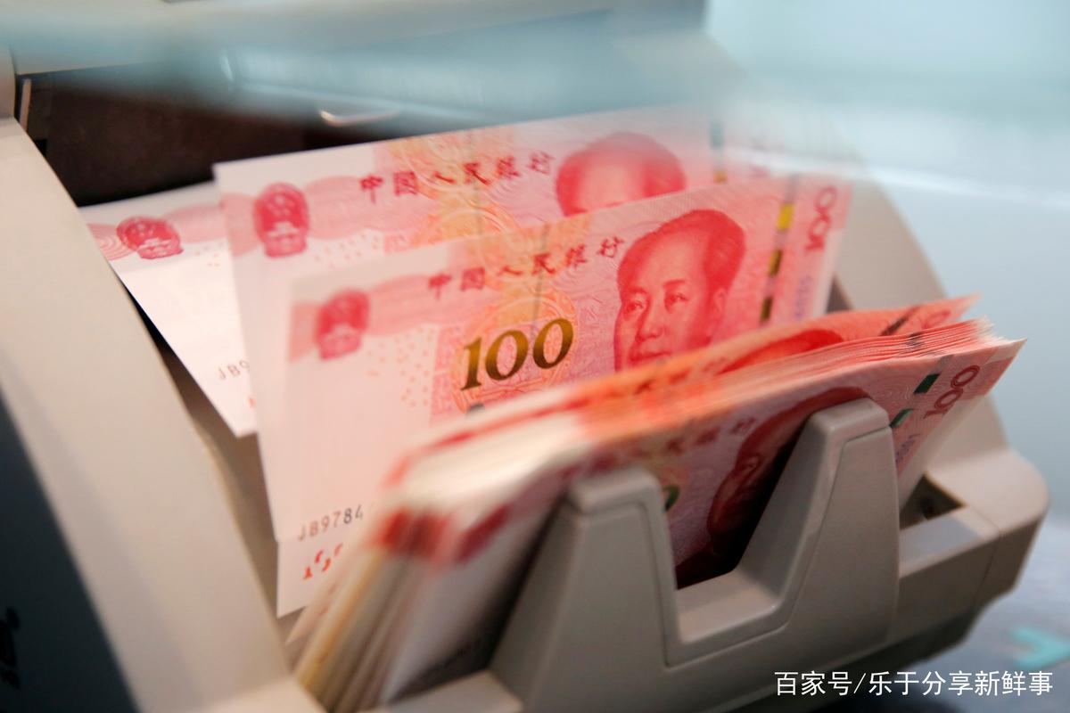 中国12月新增人民币贷款下降,2021年创历史新高