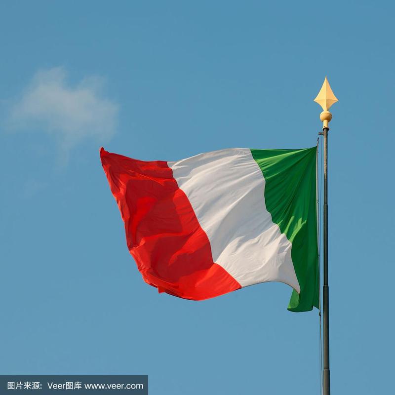 意大利国旗,白的,红的,绿的,在天空中飘扬