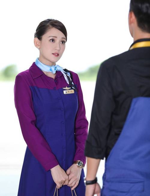 明星真是不服老,42岁的陈乔恩饰演21岁空姐,角色让人难以入戏_年龄