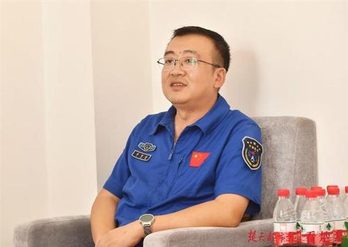 为此,22日,楚天都市报记者专访了李智斌.