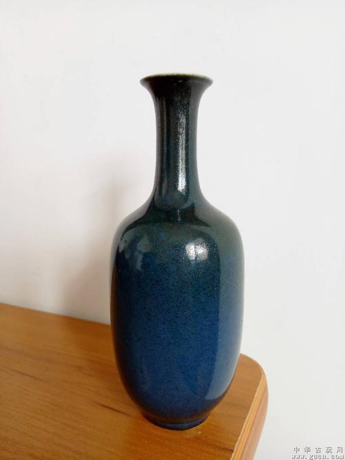 霁蓝釉柳叶瓶