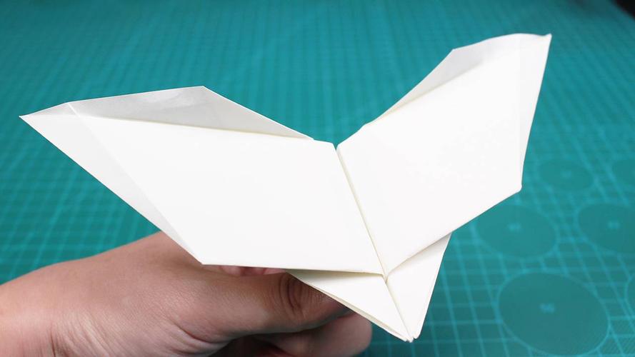 纸飞机世界纪录保持者johncollins手把手教你如何折出飞得最远的纸