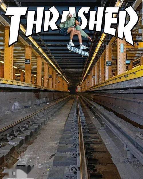 地铁站台的 kickflip 登上了12月刊的封面,同时,他也接受了 thrasher