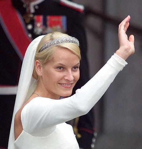 挪威王妃梅特玛丽特当过舞女带着私生子嫁给挪威王储