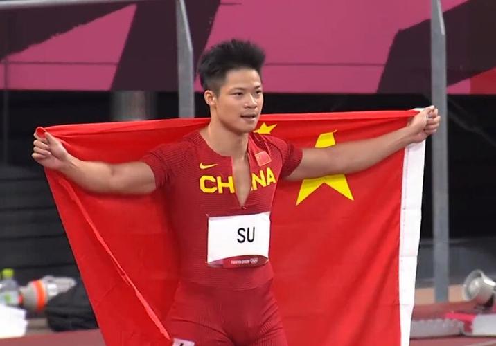 是9秒91,在男子百米半决赛,苏炳添以9秒827的成绩名列第一进入半决赛