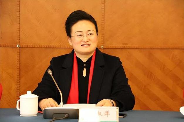 现任湖南省岳阳市人民政府副市长.