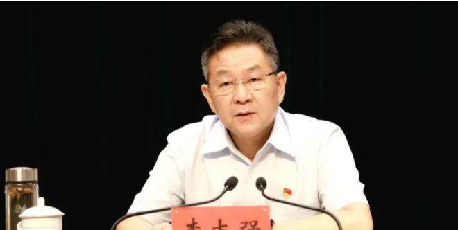 省委第五巡视组组长李志强主持召开向渑池县委书记杨跃民的反馈会议.