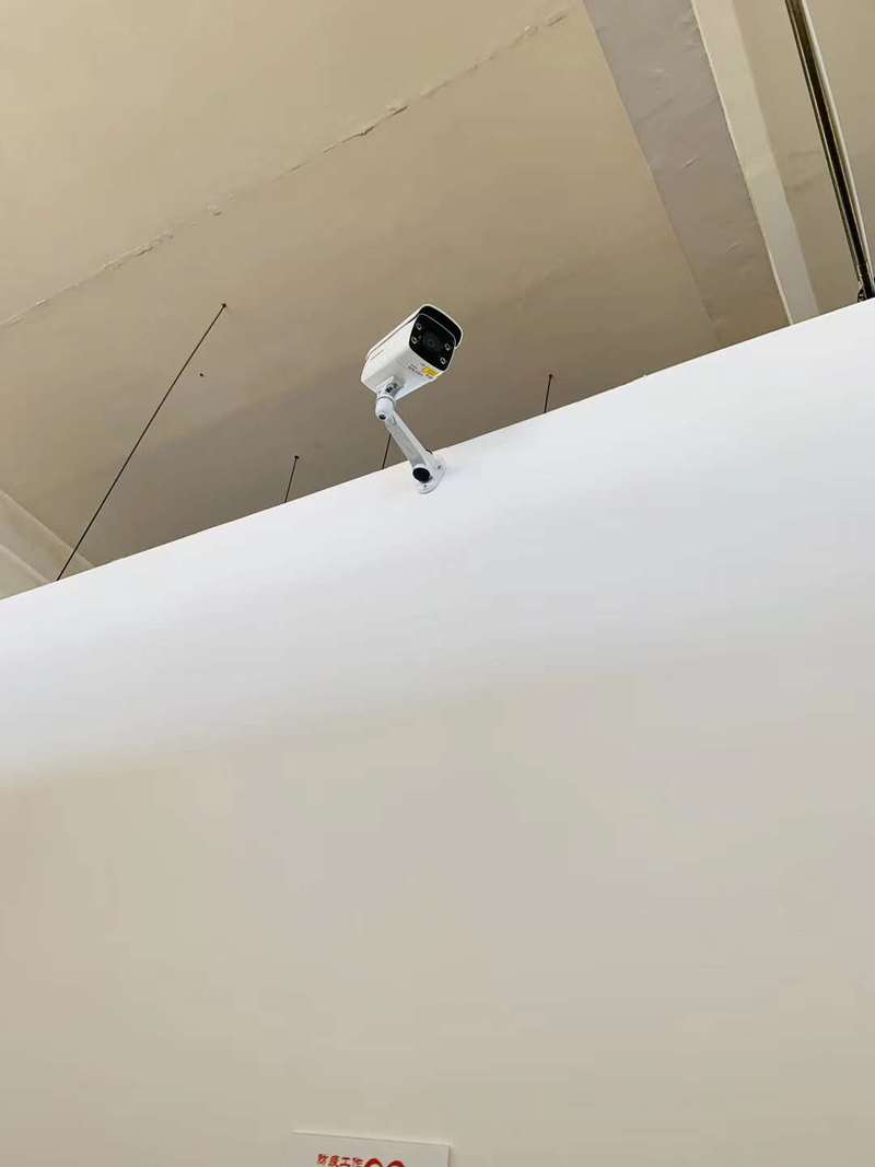 天行健大厦视频监控摄像头安装 投影仪吊装