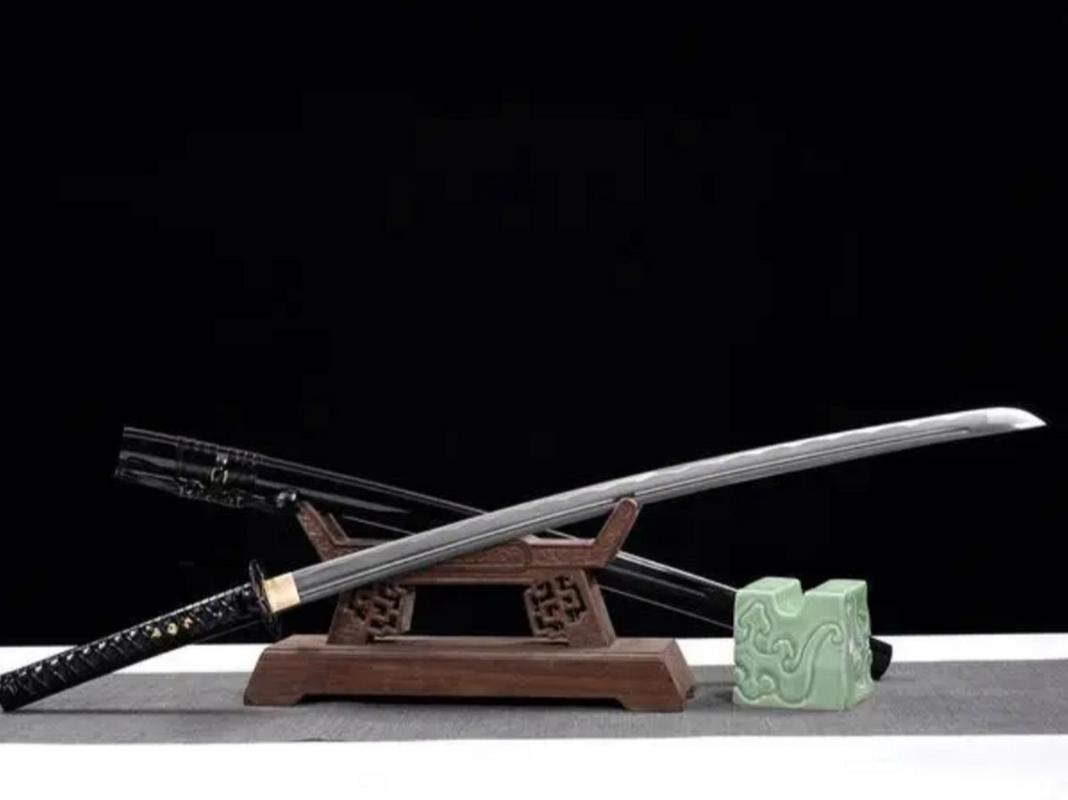 古代日本常用的冷兵器多为雉刀,武士刀一般为配件和自尽的工具;实际上