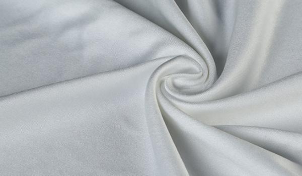 腈纶棉是一种主要用聚丙烯腈纤维制成的面料,这是一种非常常见的化学