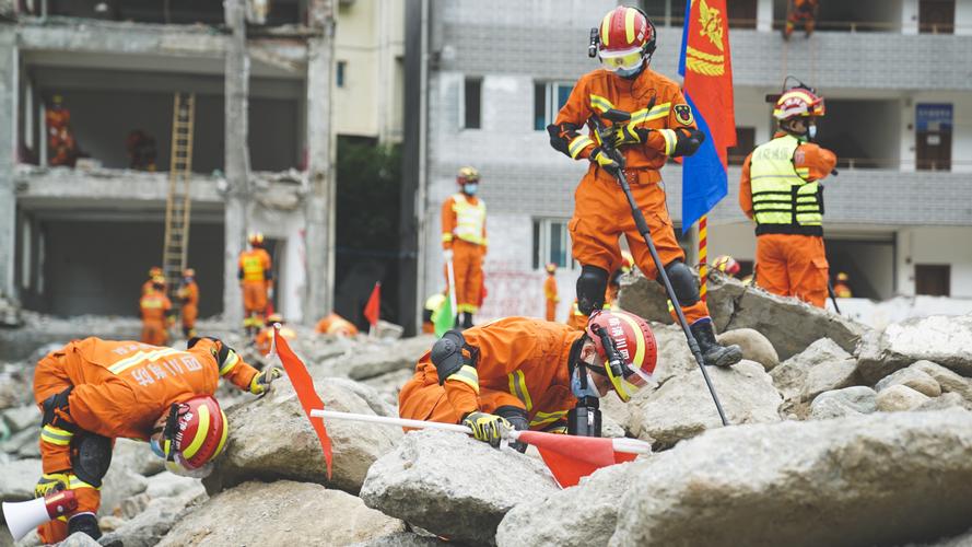 四川省消防救援总队完成省级抗震救灾演练任务,"黑科技"方舱首次亮相