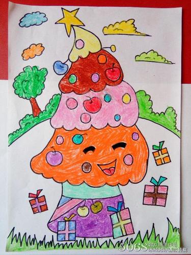 微笑的圣诞树,10岁小朋友圣诞节画画图片欣赏