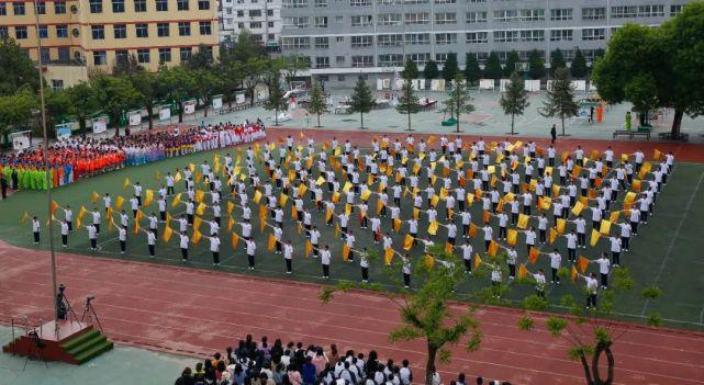 甘泉县初级中学举行第九届科技文化艺术节暨第四十四届田径运动会