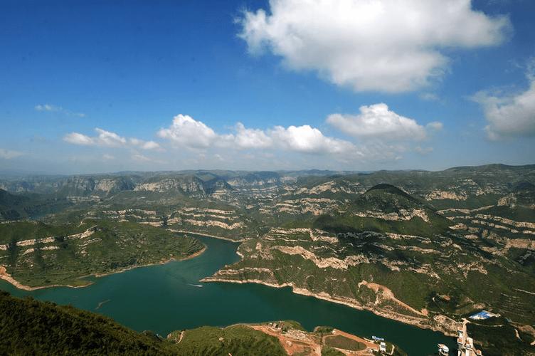 略阳川水,因冬春清澈而得名,清水河发源于张家川县北麓,流经陇城,五营