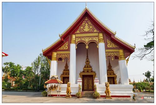 翁得寺是老挝最重要的寺庙之一,寺庙里供奉一尊铜佛