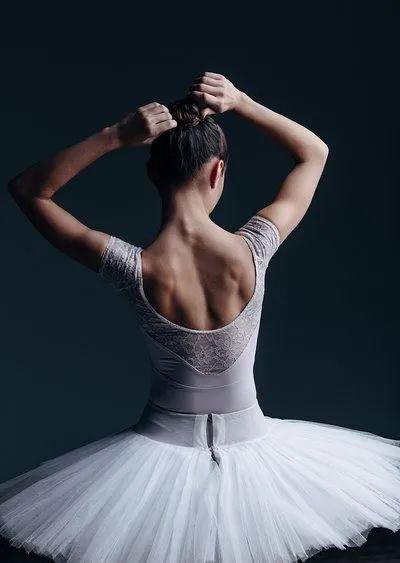 芭蕾舞者迷人的背影