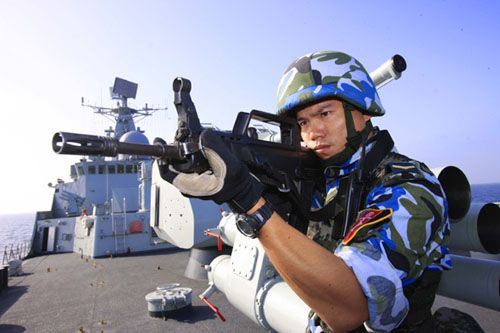 中国海军特战队海外亮剑 个个都能上天入水