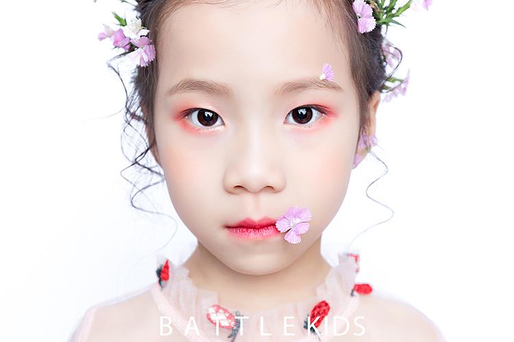 吉祥摄影技术培训的儿童摄影作品《精致妆容-花语》