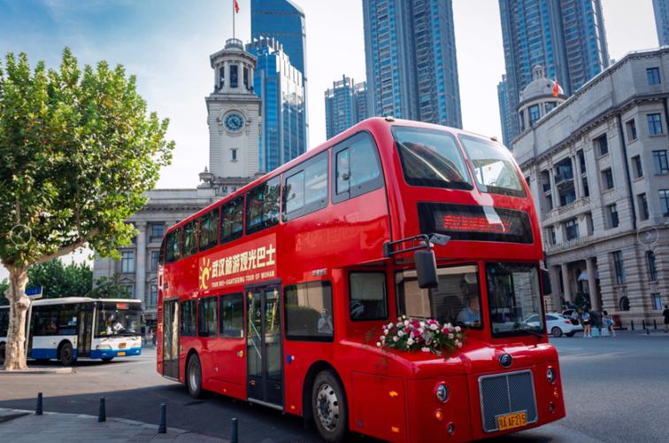 武汉传说中的红色双层观光巴士,车票免费送!_腾讯新闻