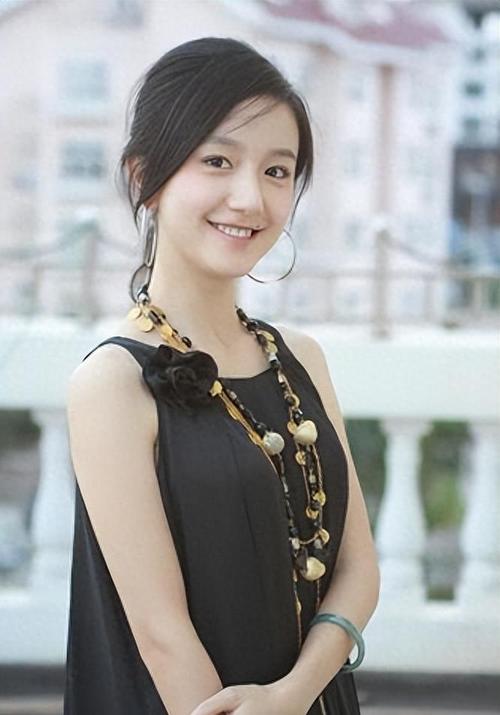 回看李倩16岁拍戏救患癌父亲黄轩唯一官宣女友