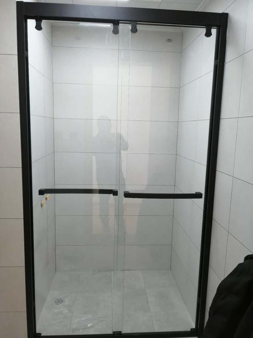 淋浴房石基的安装方法