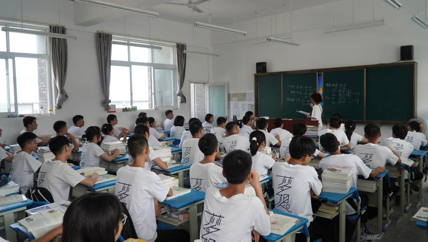 孝姑中学并入清溪高中3200余名师生顺利开学上课