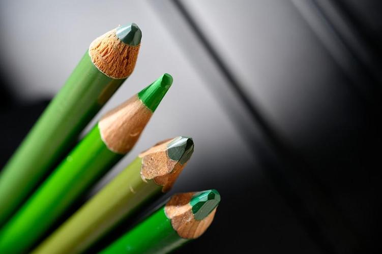 钝绿色铅笔,钝绿色铅笔