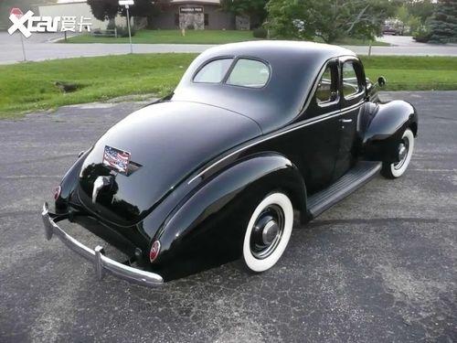 1939年福特豪华轿跑车在沉寂50多年后被发现